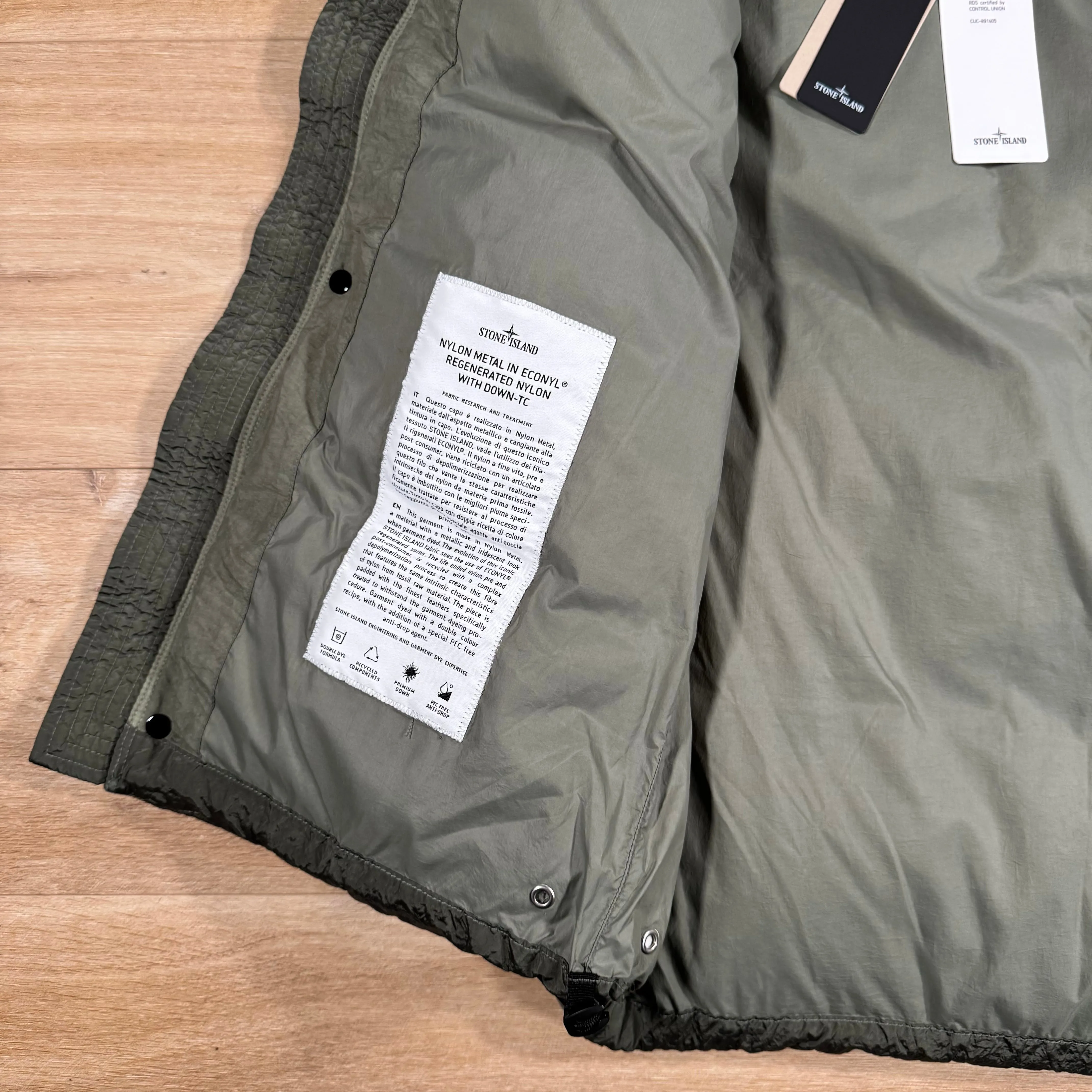 Stone Island Nylon Metal Down-TC Gilet in Musk Green