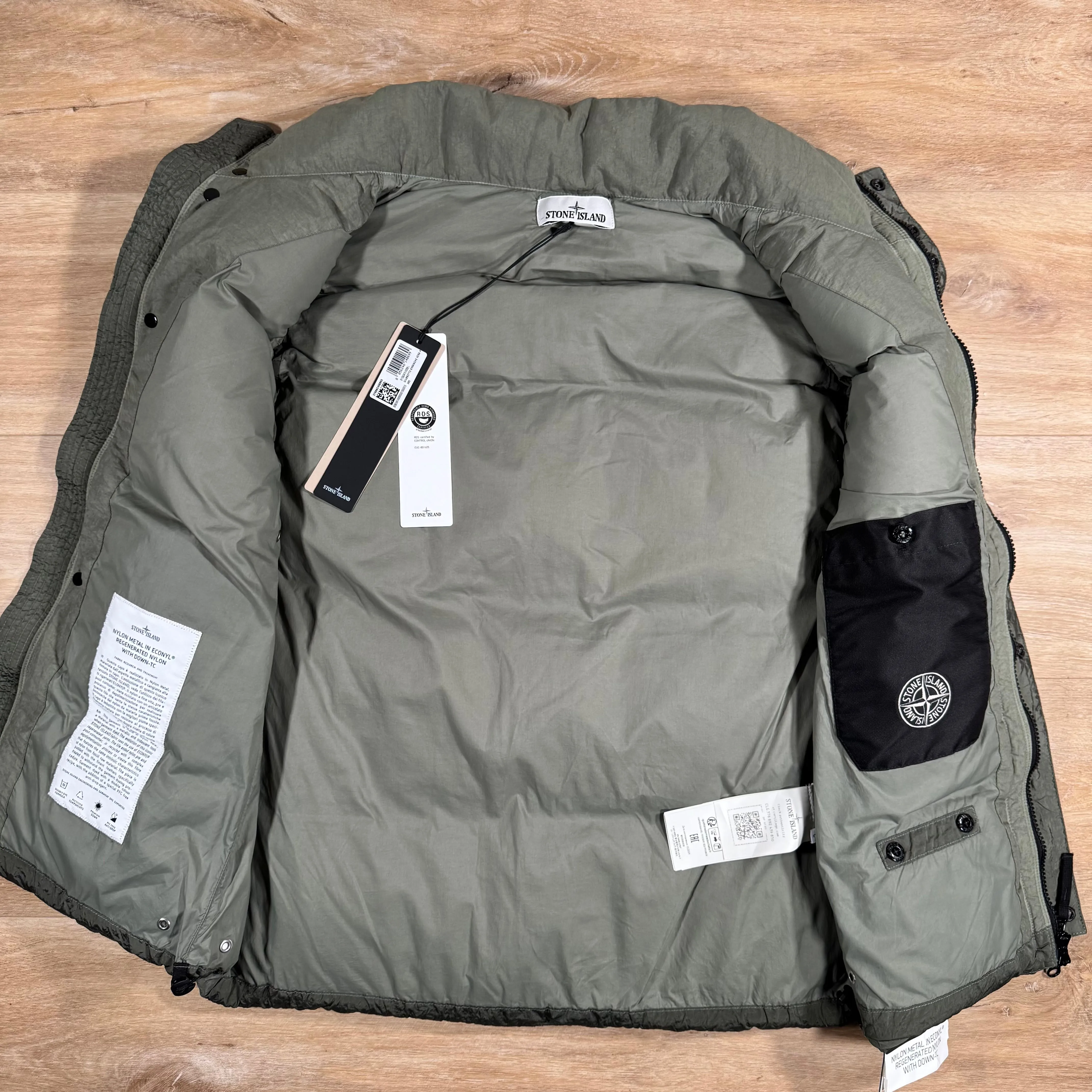 Stone Island Nylon Metal Down-TC Gilet in Musk Green