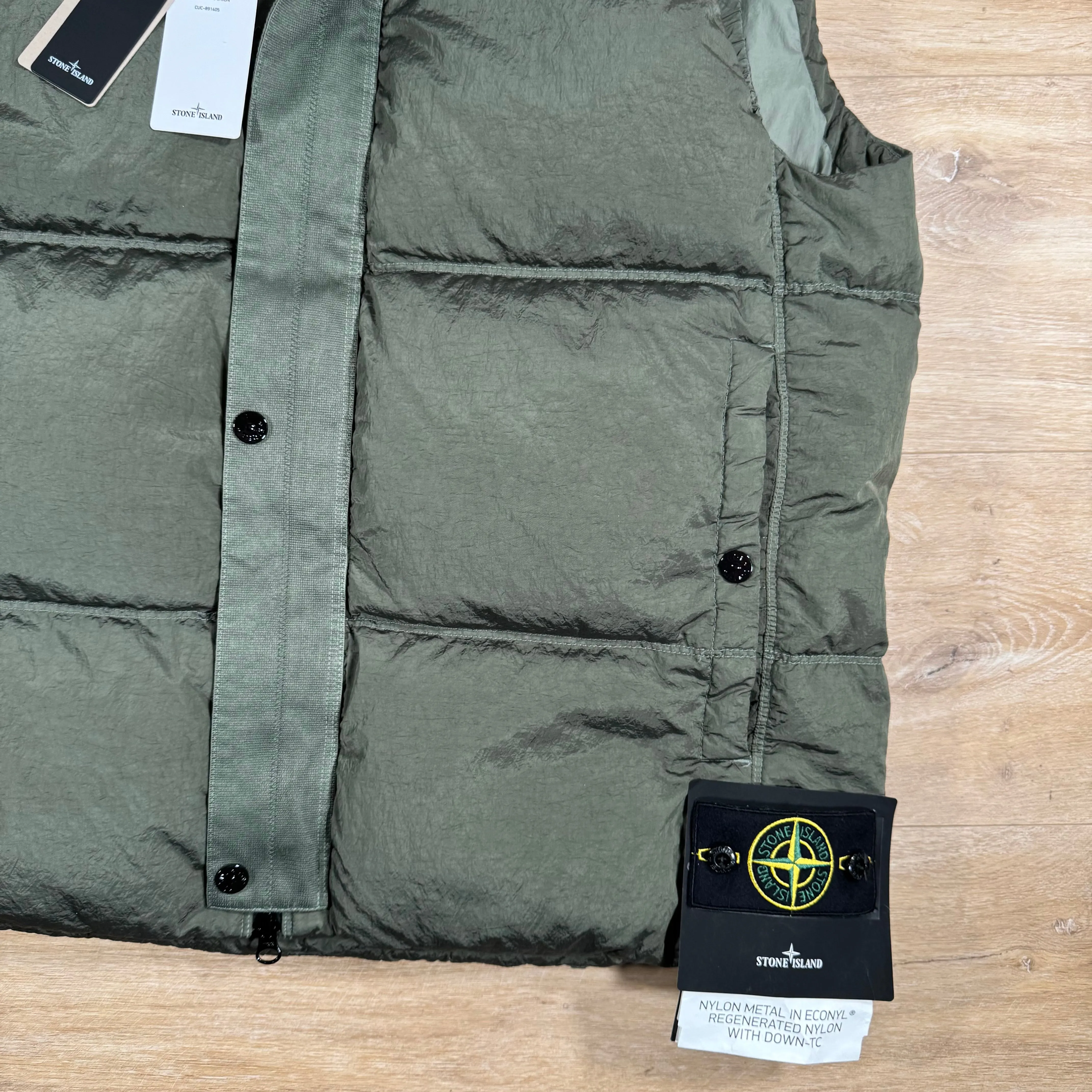 Stone Island Nylon Metal Down-TC Gilet in Musk Green